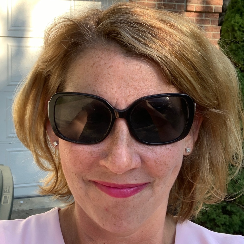 Meet your Posher, Jennifer